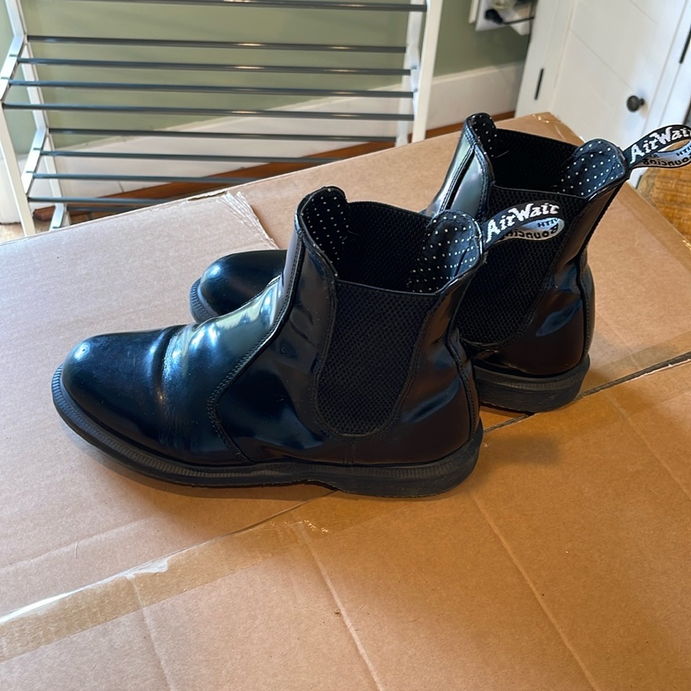 Women’s Dr. Martens Airwair